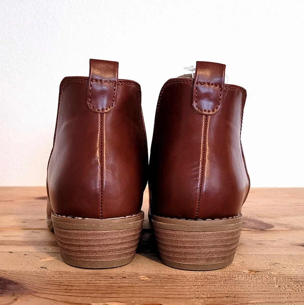 Universal Thread Nora dark cognac ankle booties brown NEW Size 6.5 - Picture 3 of 7